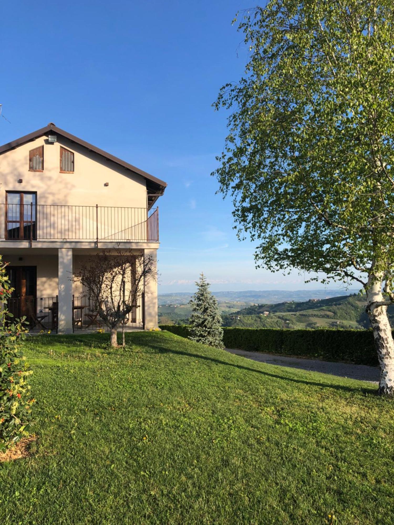 Agriturismo Ra Nissora Roddino Exterior foto