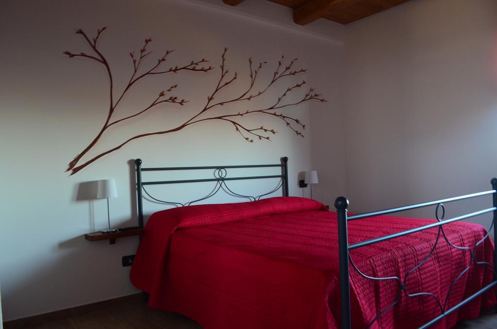 Agriturismo Ra Nissora Roddino Exterior foto